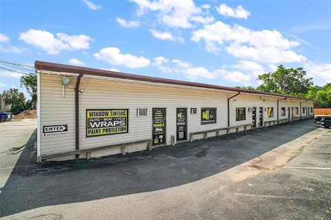 Propiedad comercial en venta en Eustis, Florida, 743.22 m2 № 1679607 - foto 6