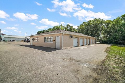 Propiedad comercial en venta en Eustis, Florida, 743.22 m2 № 1679607 - foto 5