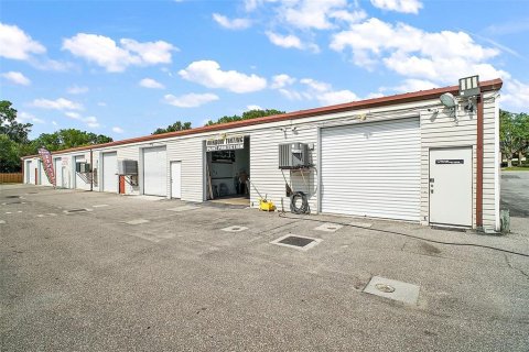 Propiedad comercial en venta en Eustis, Florida, 743.22 m2 № 1679607 - foto 9