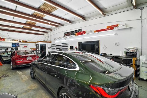 Propiedad comercial en venta en Eustis, Florida, 743.22 m2 № 1679607 - foto 16