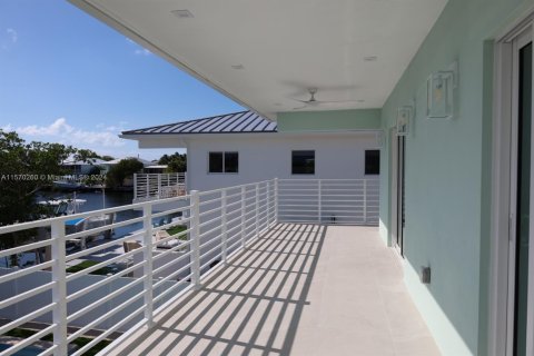House in Tavernier, Florida 5 bedrooms № 1127403 - photo 24