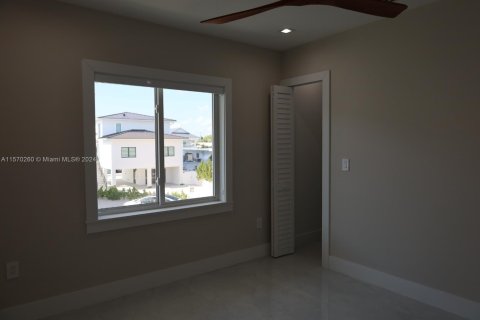 House in Tavernier, Florida 5 bedrooms № 1127403 - photo 18