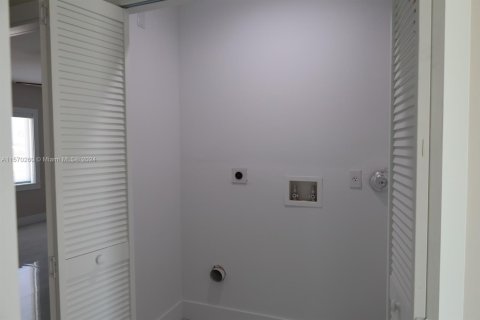 House in Tavernier, Florida 5 bedrooms № 1127403 - photo 5