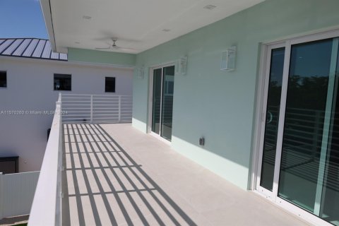 House in Tavernier, Florida 5 bedrooms № 1127403 - photo 22