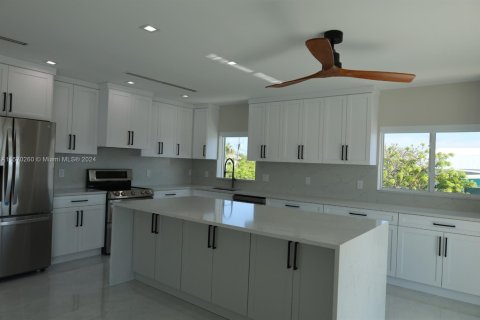 House in Tavernier, Florida 5 bedrooms № 1127403 - photo 25