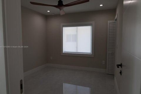 House in Tavernier, Florida 5 bedrooms № 1127403 - photo 19