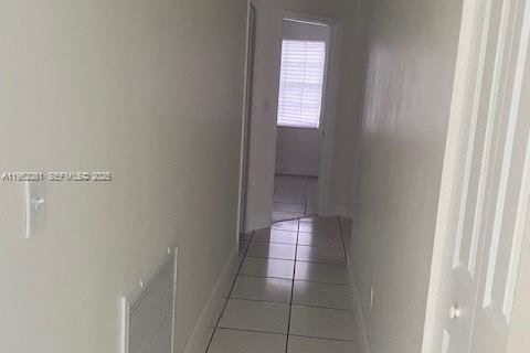 House in Miami, Florida 4 bedrooms, 167.13 sq.m. № 2024060 - photo 11