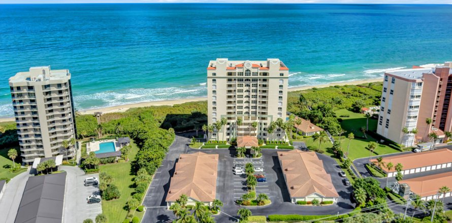 Condominio en Hutchinson Island South, Florida, 3 dormitorios  № 861014