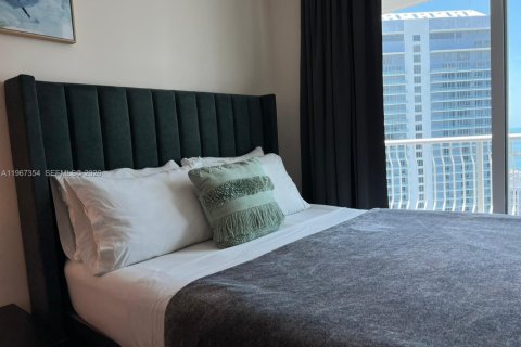 Condo in Miami, Florida, 1 bedroom  № 2081395 - photo 10