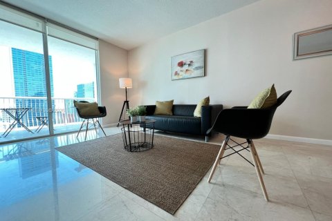 Condo in Miami, Florida, 1 bedroom  № 2081395 - photo 8