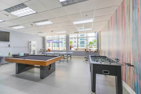 Condo in Miami, Florida, 1 bedroom  № 2081395 - photo 19
