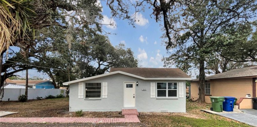 House in Tampa, Florida 2 bedrooms, 88.91 sq.m. № 1773130