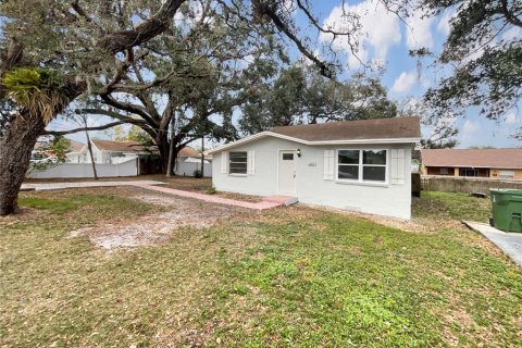House in Tampa, Florida 2 bedrooms, 88.91 sq.m. № 1773130 - photo 9