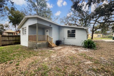 House in Tampa, Florida 2 bedrooms, 88.91 sq.m. № 1773130 - photo 11