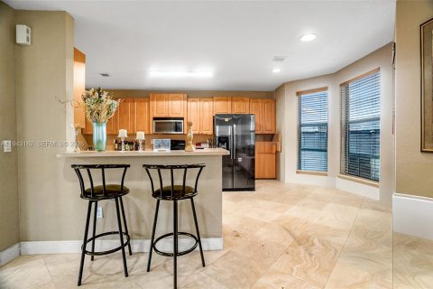 Casa en venta en Miami, Florida, 4 dormitorios, 269.14 m2 № 1999513 - foto 12