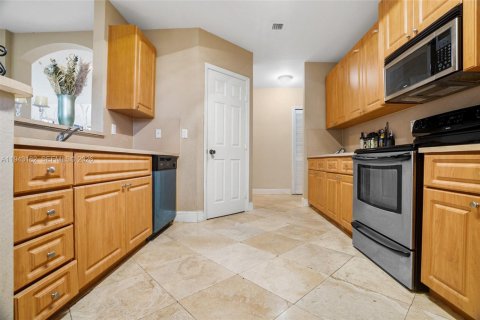 Casa en venta en Miami, Florida, 4 dormitorios, 269.14 m2 № 1999513 - foto 15