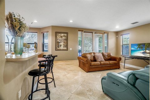 Casa en venta en Miami, Florida, 4 dormitorios, 269.14 m2 № 1999513 - foto 10