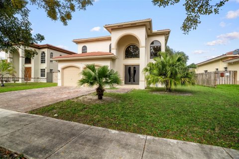 Casa en venta en Miami, Florida, 4 dormitorios, 269.14 m2 № 1999513 - foto 3