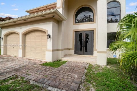 Casa en venta en Miami, Florida, 4 dormitorios, 269.14 m2 № 1999513 - foto 2