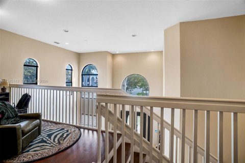 Casa en venta en Miami, Florida, 4 dormitorios, 269.14 m2 № 1999513 - foto 24