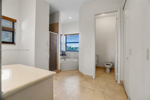 Casa en venta en Miami, Florida, 4 dormitorios, 269.14 m2 № 1999513 - foto 27