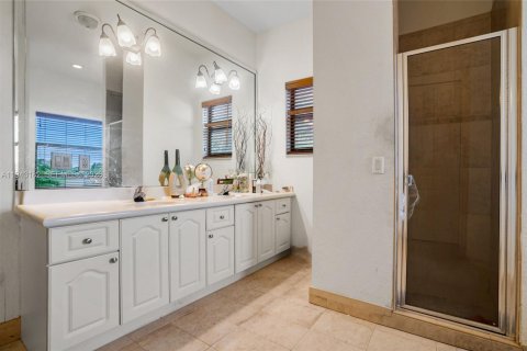 Casa en venta en Miami, Florida, 4 dormitorios, 269.14 m2 № 1999513 - foto 28