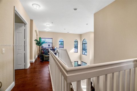 Casa en venta en Miami, Florida, 4 dormitorios, 269.14 m2 № 1999513 - foto 23