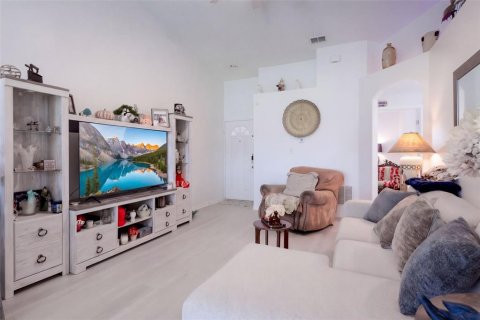 Copropriété à louer à Kissimmee, Floride: 3 chambres, 105.54 m2 № 2400399 - photo 5