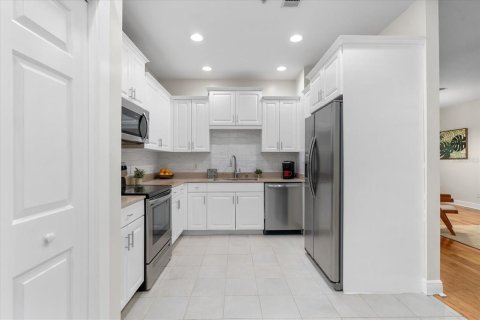 Condo in Gainesville, Florida, 3 bedrooms  № 1659200 - photo 11