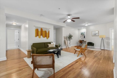 Condo in Gainesville, Florida, 3 bedrooms  № 1659200 - photo 8