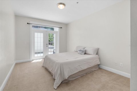 Condo in Gainesville, Florida, 3 bedrooms  № 1659200 - photo 18