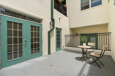 Condo in Gainesville, Florida, 3 bedrooms  № 1659200 - photo 25