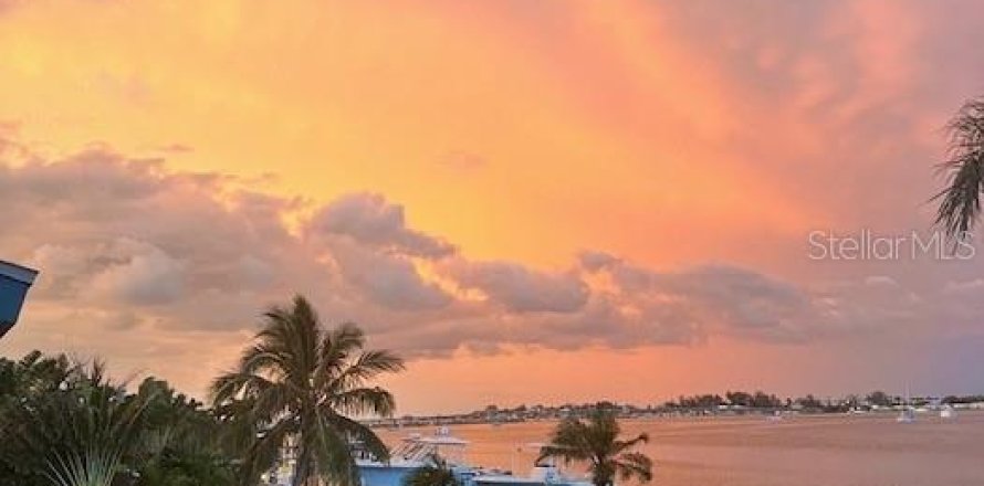 Condo à Bradenton Beach, Floride, 2 chambres  № 2386432