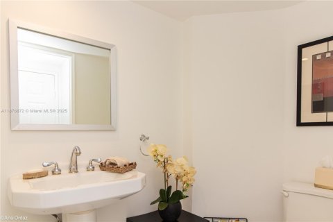 Condominio en venta en Aventura, Florida, 2 dormitorios, 149.57 m2 № 2013956 - foto 16