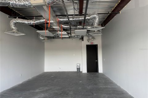 Propiedad comercial en alquiler en Orlando, Florida, 70.51 m2 № 2229474 - foto 12