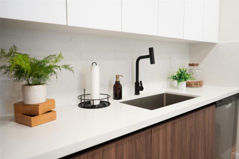 House in Tamarac, Florida 3 bedrooms № 2003268 - photo 3