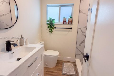 House in Tamarac, Florida 3 bedrooms № 2003268 - photo 14