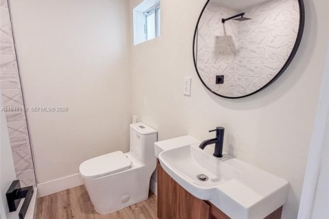 House in Tamarac, Florida 3 bedrooms № 2003268 - photo 11