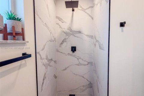 House in Tamarac, Florida 3 bedrooms № 2003268 - photo 17