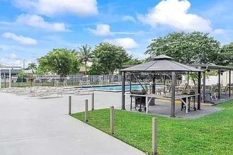 House in Tamarac, Florida 3 bedrooms № 2003268 - photo 30