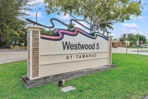 House in Tamarac, Florida 3 bedrooms № 2003268 - photo 27