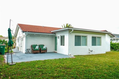 House in Tamarac, Florida 3 bedrooms № 2003268 - photo 21