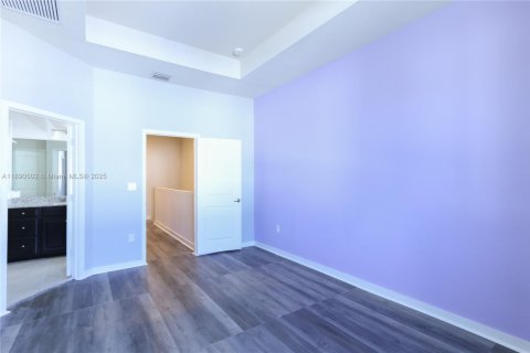 Снять в аренду таунхаус в Хомстед, Флорида 3 спальни, 142.14м2, № 1943515 - фото 29