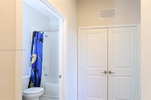 Снять в аренду таунхаус в Хомстед, Флорида 3 спальни, 142.14м2, № 1943515 - фото 22
