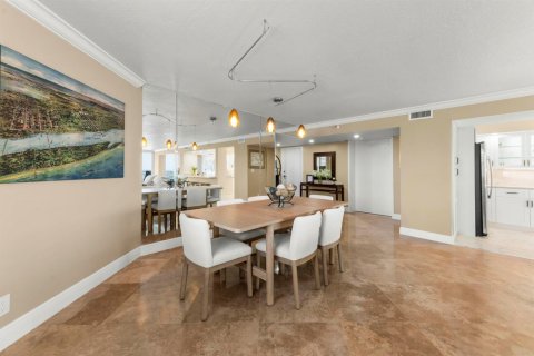 Copropriété à vendre à South Palm Beach, Floride: 3 chambres, 261.15 m2 № 2147064 - photo 16