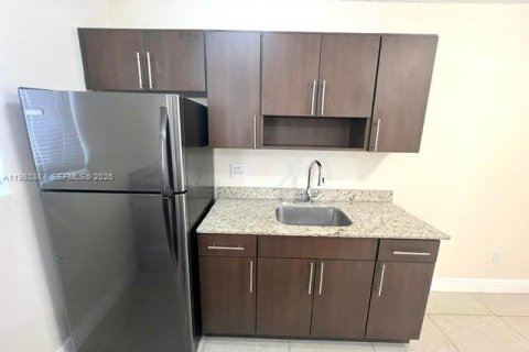 Apartment in Miami, Florida 1 bedroom № 2043751 - photo 2