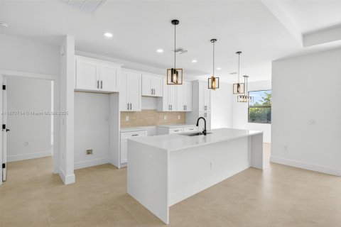 Casa en venta en Lehigh Acres, Florida, 3 dormitorios, 142.6 m2 № 2017291 - foto 11