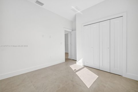 Casa en venta en Lehigh Acres, Florida, 3 dormitorios, 142.6 m2 № 2017291 - foto 23