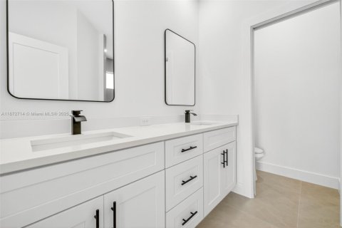 Casa en venta en Lehigh Acres, Florida, 3 dormitorios, 142.6 m2 № 2017291 - foto 20