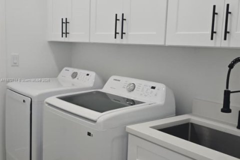 Casa en venta en Lehigh Acres, Florida, 3 dormitorios, 142.6 m2 № 2017291 - foto 28